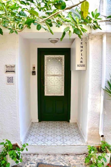 Templar Guesthouse Фамагуста Екстериор снимка