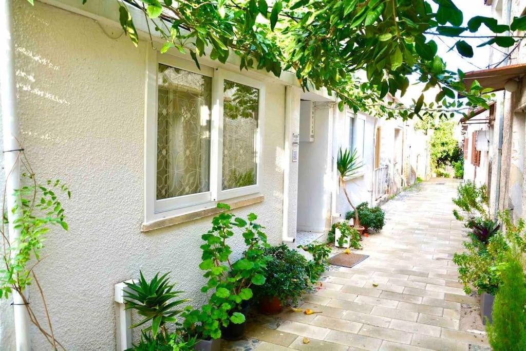 Templar Guesthouse Фамагуста Екстериор снимка
