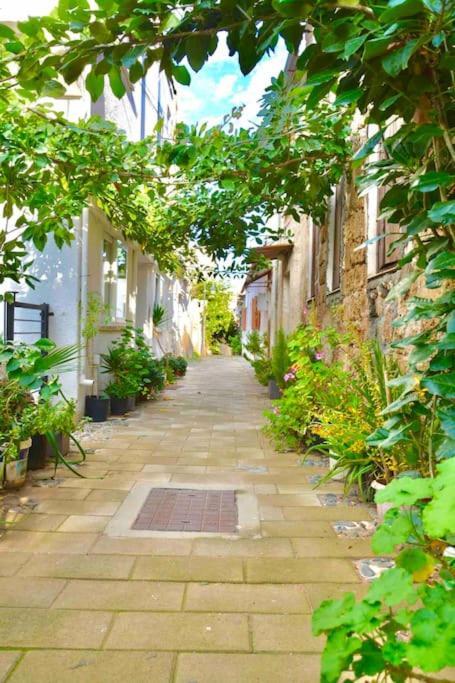 Templar Guesthouse Фамагуста Екстериор снимка
